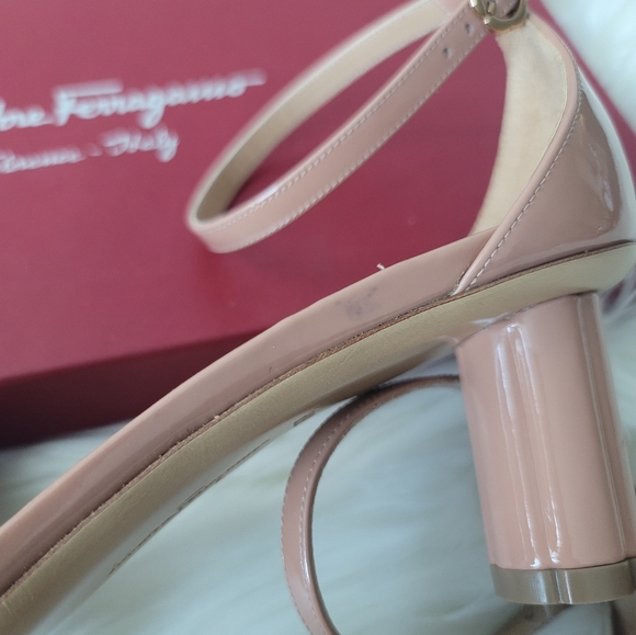 NEW Salvatore Ferragamo Tursi Heels Sz 6 - Picture 11 of 16